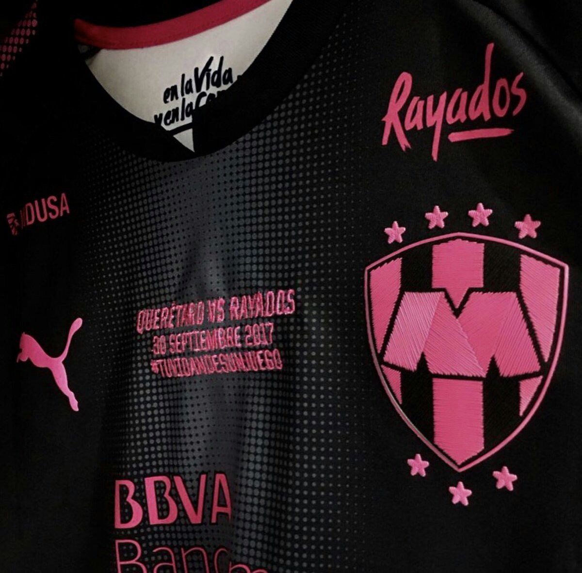 Jersey chivas rosa hot sale puma